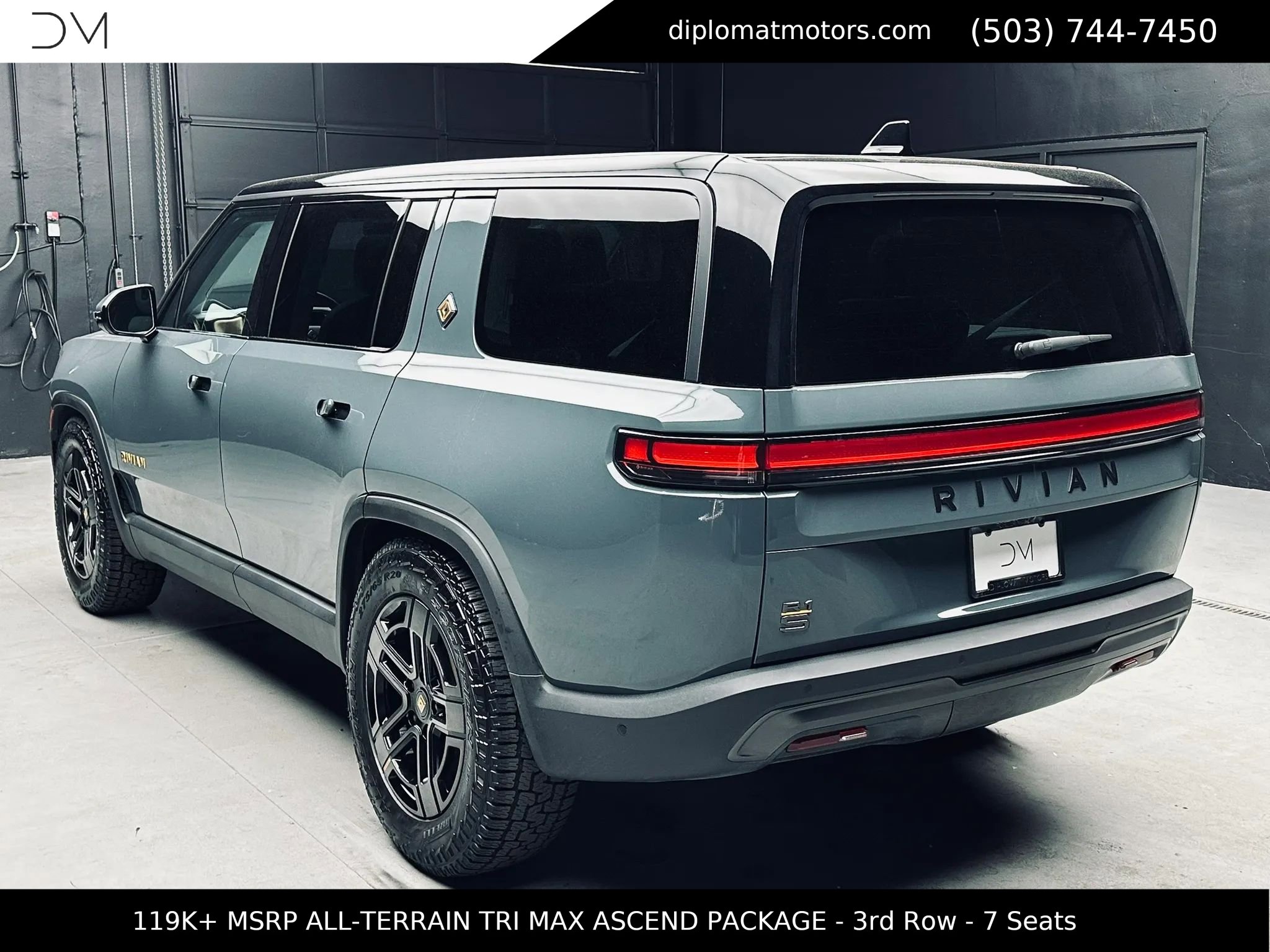 Used 2026 Rivian R1S Premium AWD/4WD image 4