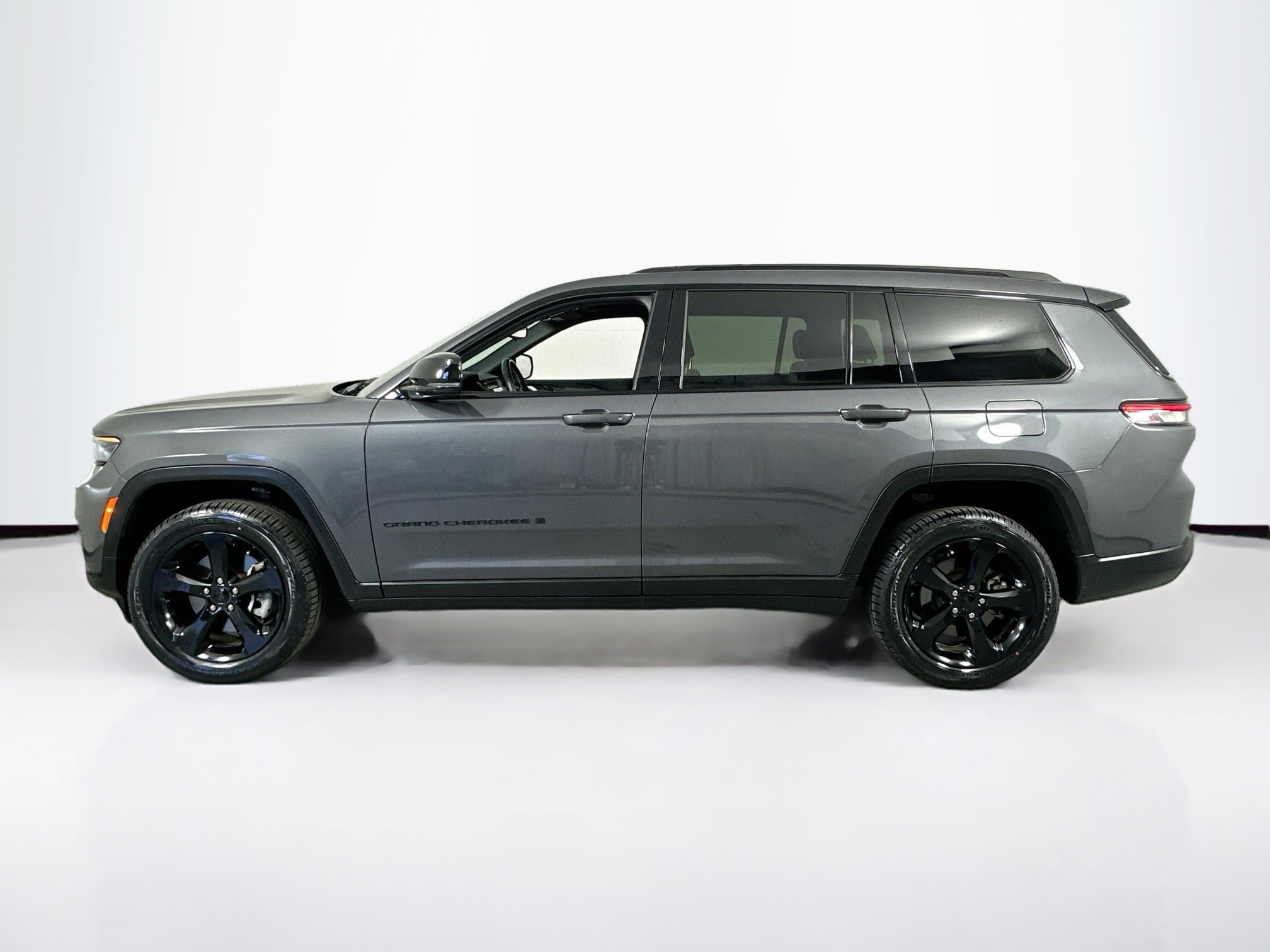 Used 2022 Jeep Grand Cherokee L Altitude image 8