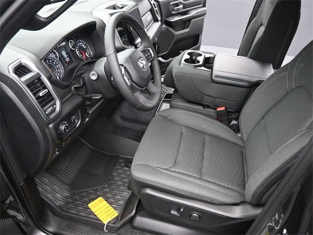 New 2026 RAM 1500 4x4 Crew Cab image 9