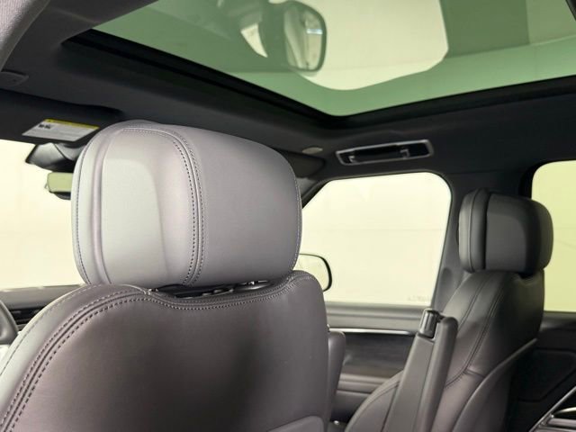 New 2025 Land Rover Range Rover SE image 23