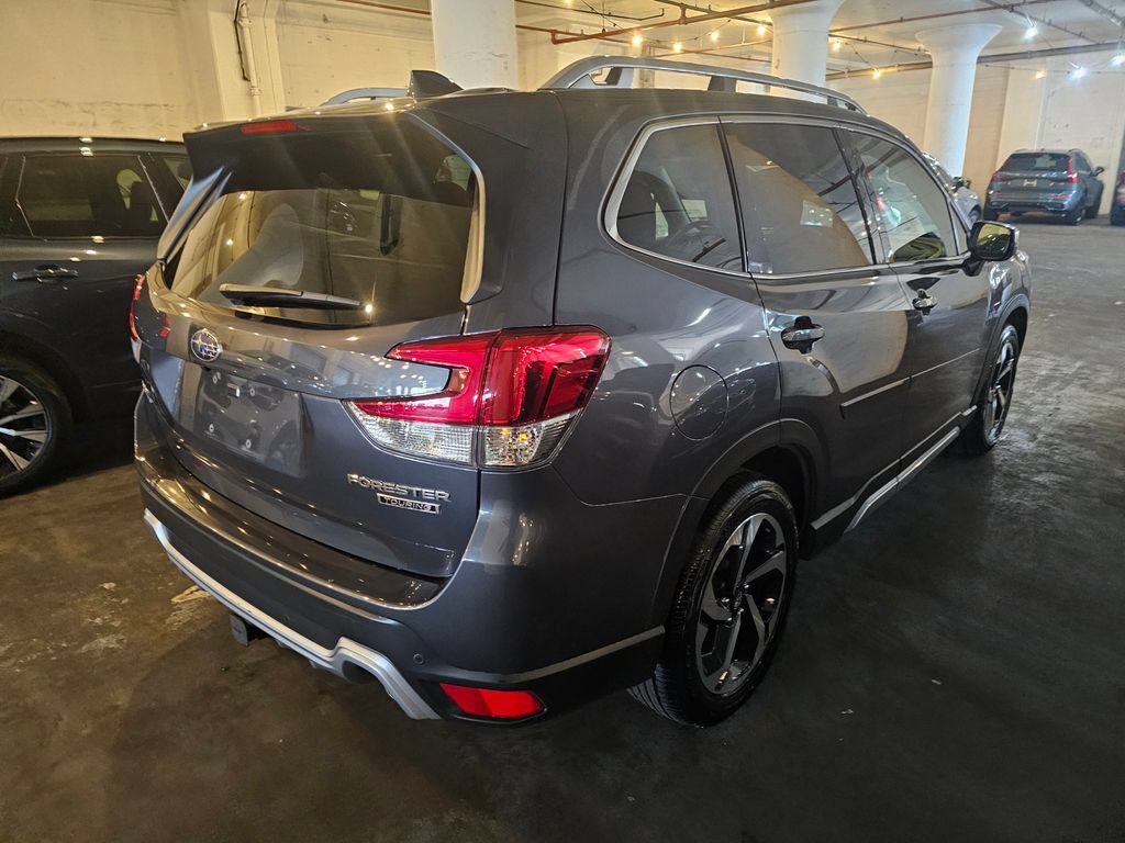 Used 2023 Subaru Forester Touring AWD/4WD image 4