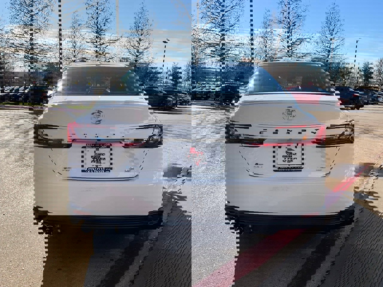 Used 2025 Toyota Camry SE image 7