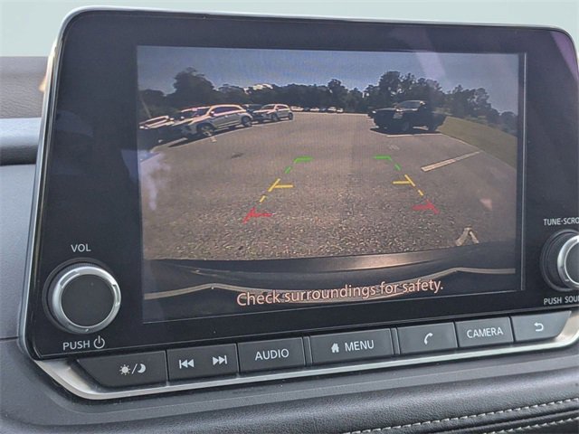 Used 2023 Nissan Rogue S image 3