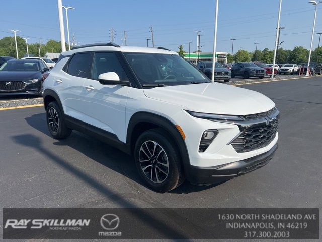 Used 2025 Chevrolet TrailBlazer LT image 1