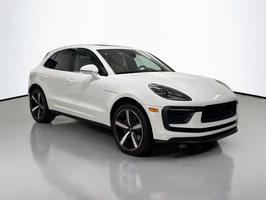 Used 2026 Porsche Macan AWD/4WD image 7