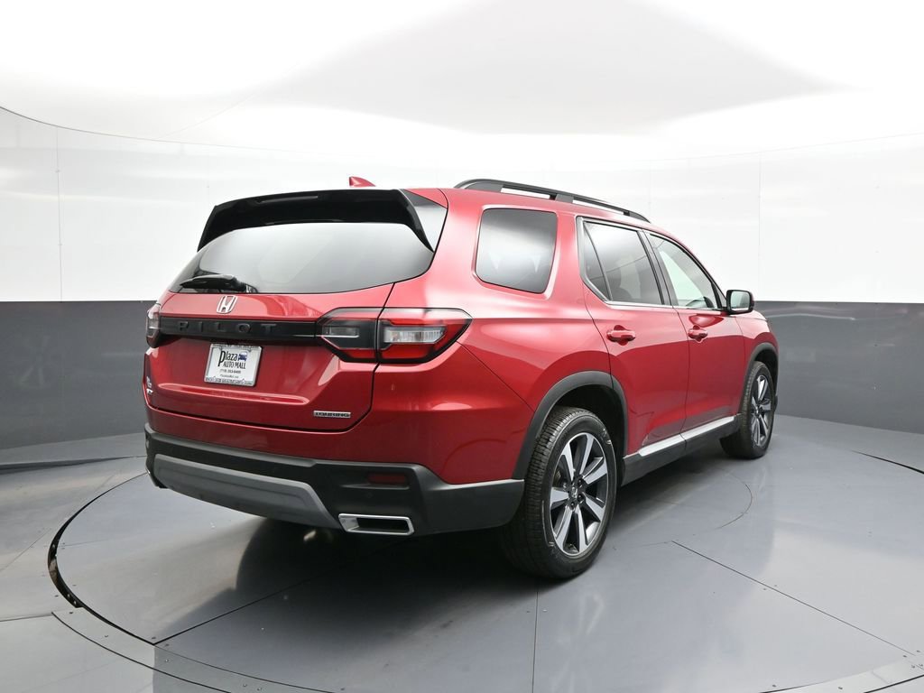 Used 2024 Honda Pilot Touring image 6
