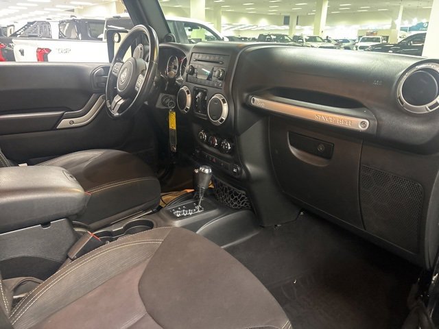 Used 2014 Jeep Wrangler Unlimited Sahara w/ Connectivity Group image 9