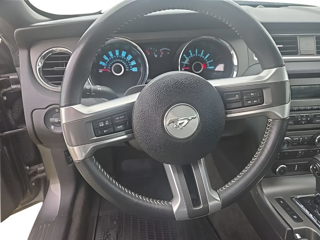 Used 2013 Ford Mustang GT RWD image 10