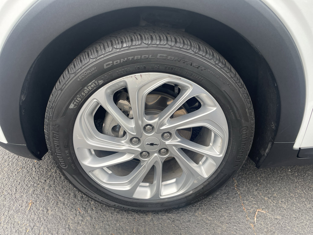 Used 2022 Chevrolet Bolt EUV LT FWD image 16