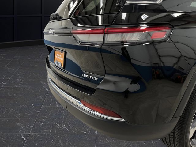 Certified 2024 Jeep Grand Cherokee Limited image 33