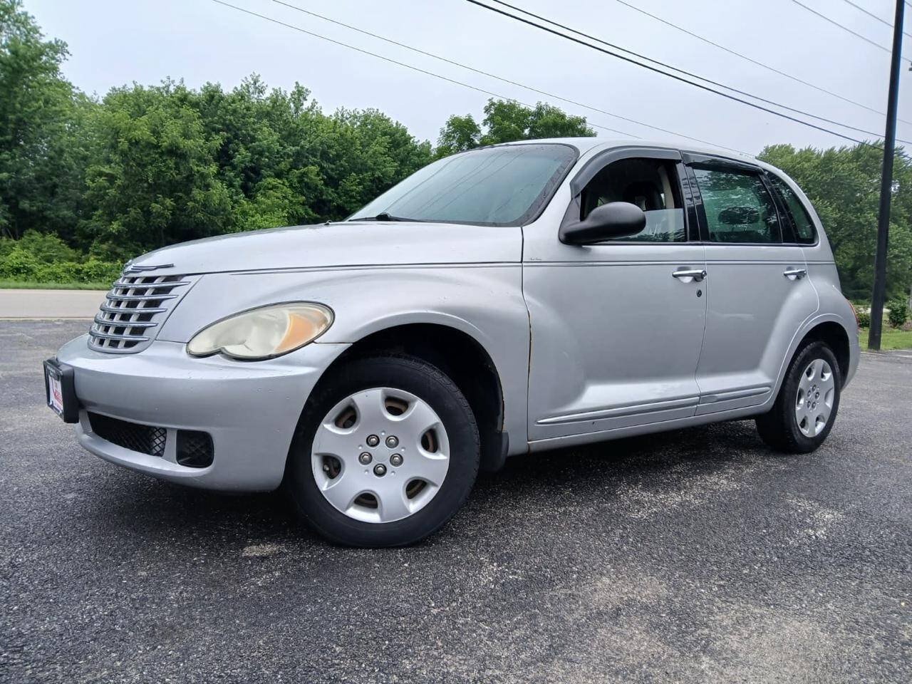 Used 2009 Chrysler PT Cruiser FWD image 1