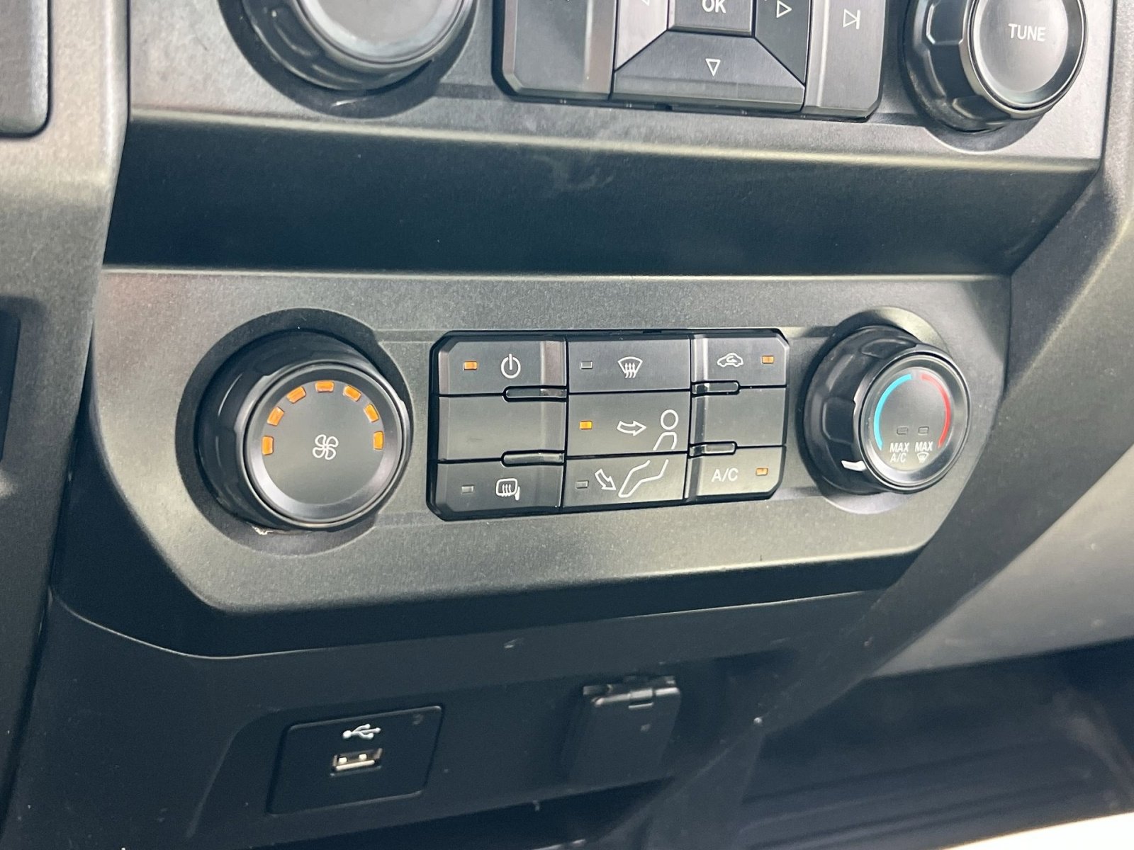Used 2020 Ford F550 2WD Regular Cab Super Duty image 18