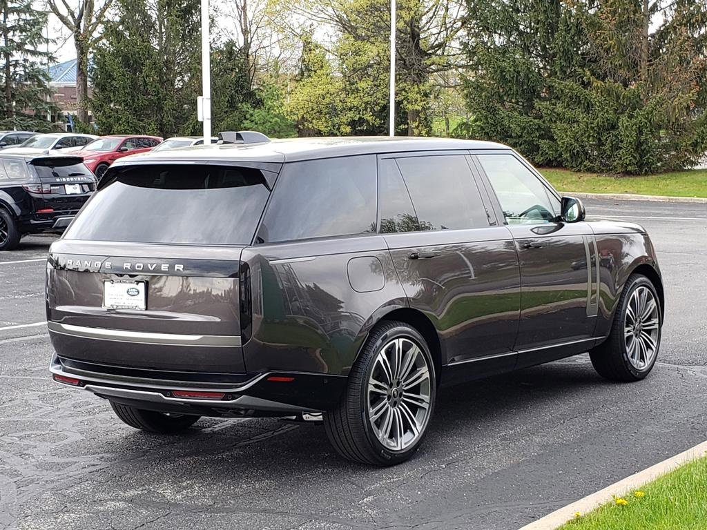 New 2025 Land Rover Range Rover Long Wheelbase SE image 5