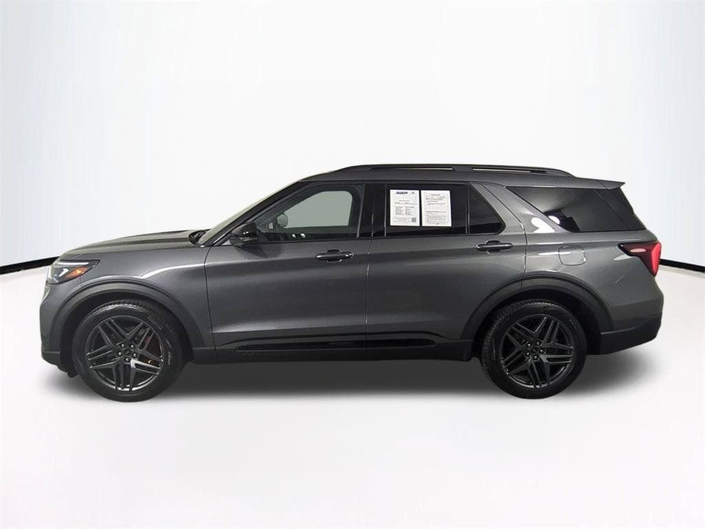 Used 2025 Ford Explorer ST AWD/4WD image 8