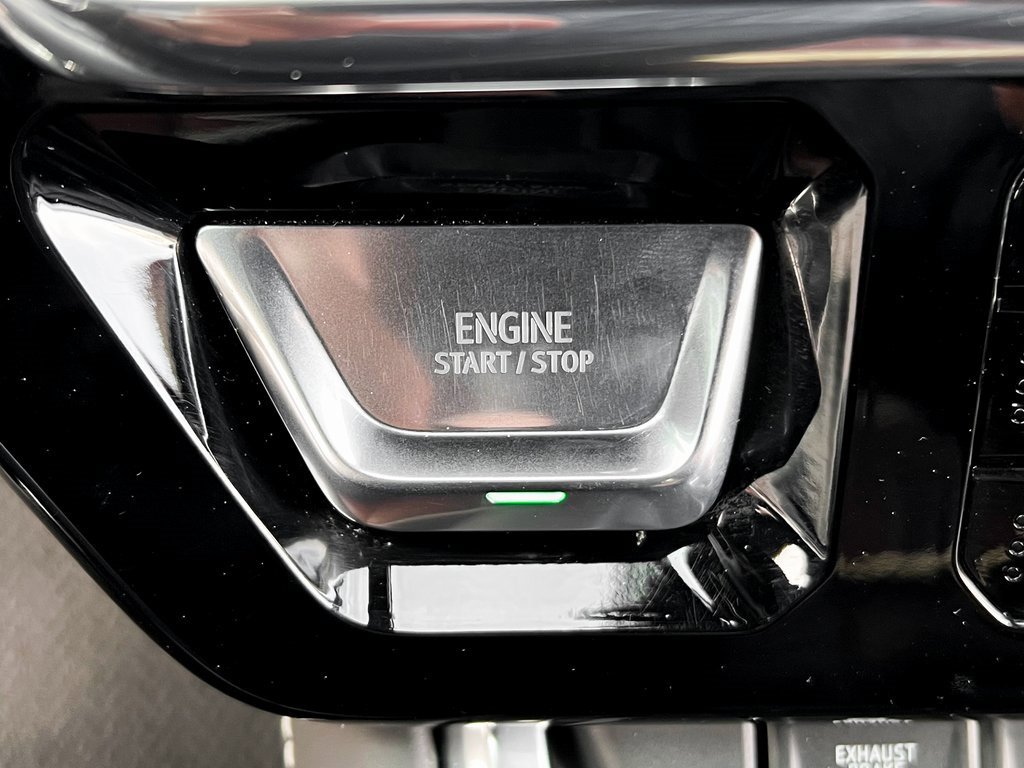 Used 2025 GMC Sierra 3500 Denali Ultimate image 11