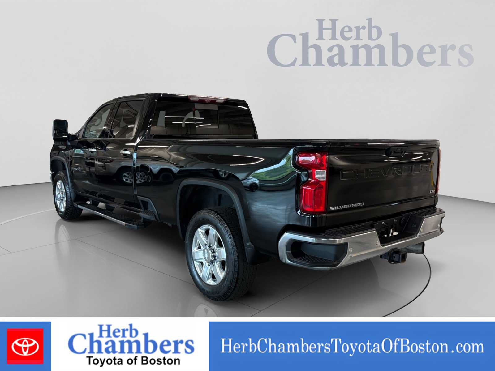 Used 2020 Chevrolet Silverado 2500 LTZ w/ LTZ Plus Package AWD/4WD image 3