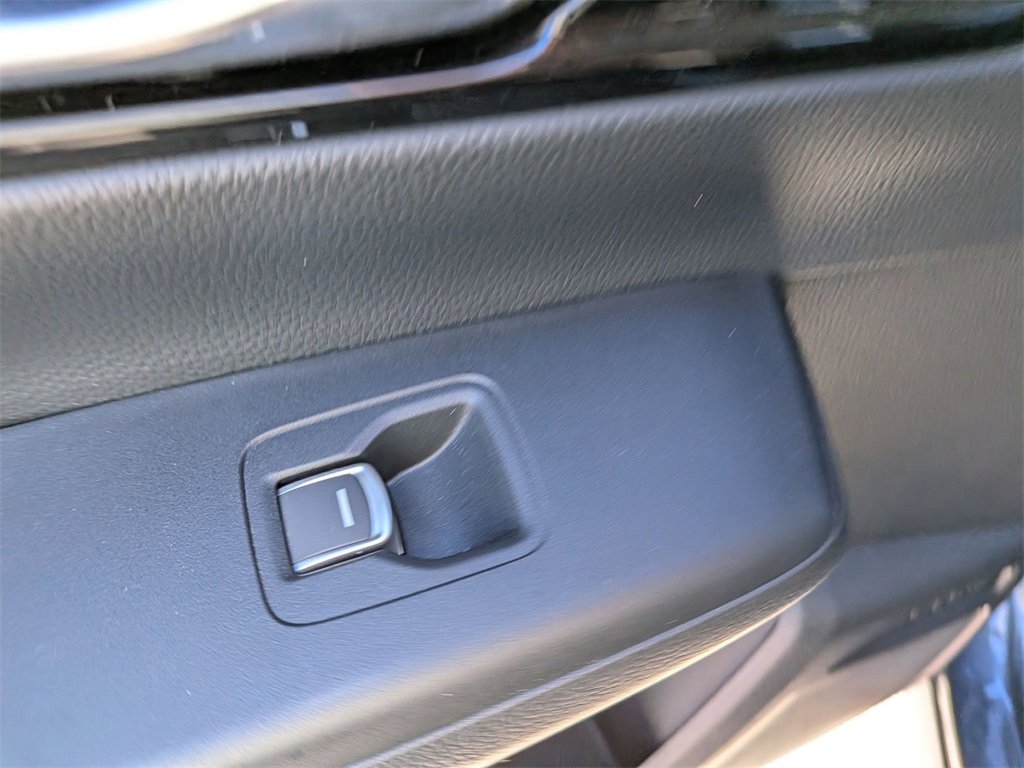 Used 2025 Honda CR-V EX-L image 25