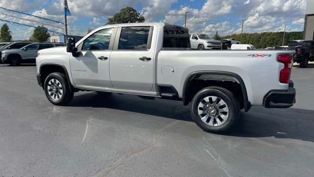 Used 2023 Chevrolet Silverado 2500 Custom w/ Custom Value Package image 3