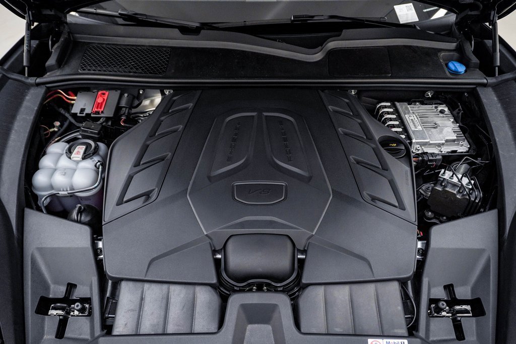 Certified 2024 Porsche Cayenne Turbo GT image 28