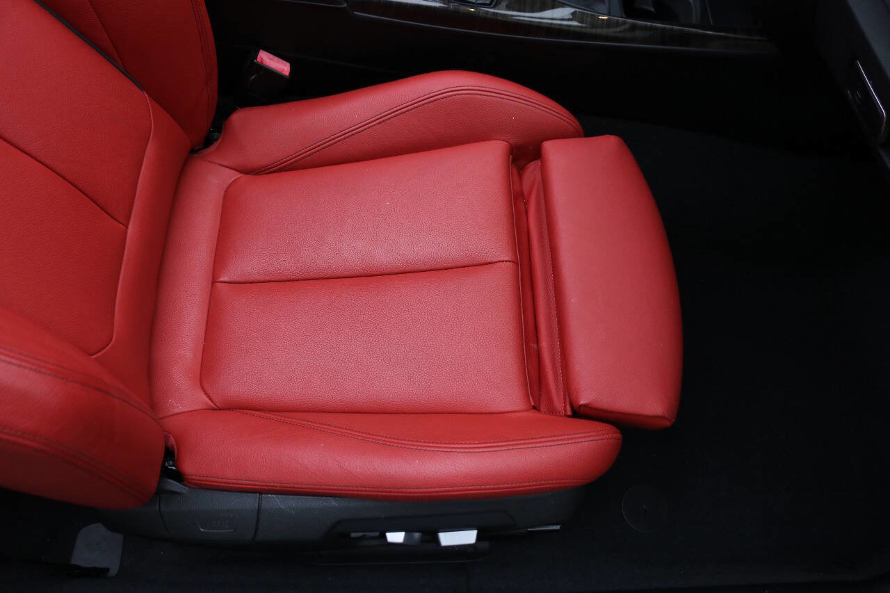 Used 2016 BMW M235i Convertible image 27