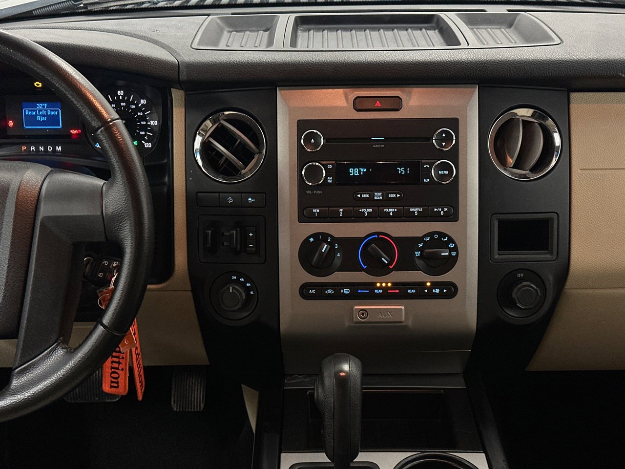 Used 2015 Ford Expedition XL image 18