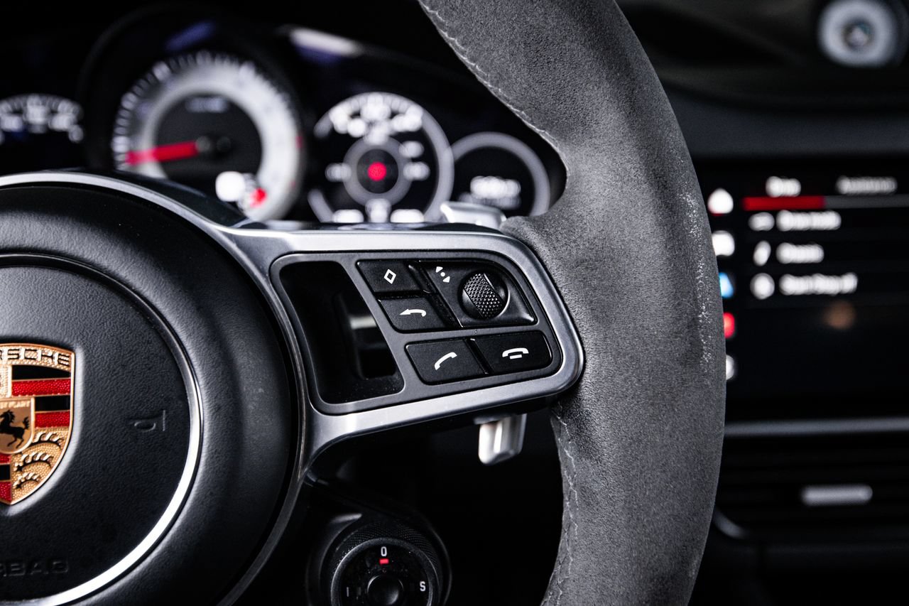 Certified 2023 Porsche Cayenne Platinum Edition AWD/4WD image 16