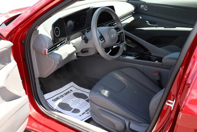Used 2025 Hyundai Elantra SEL FWD image 11