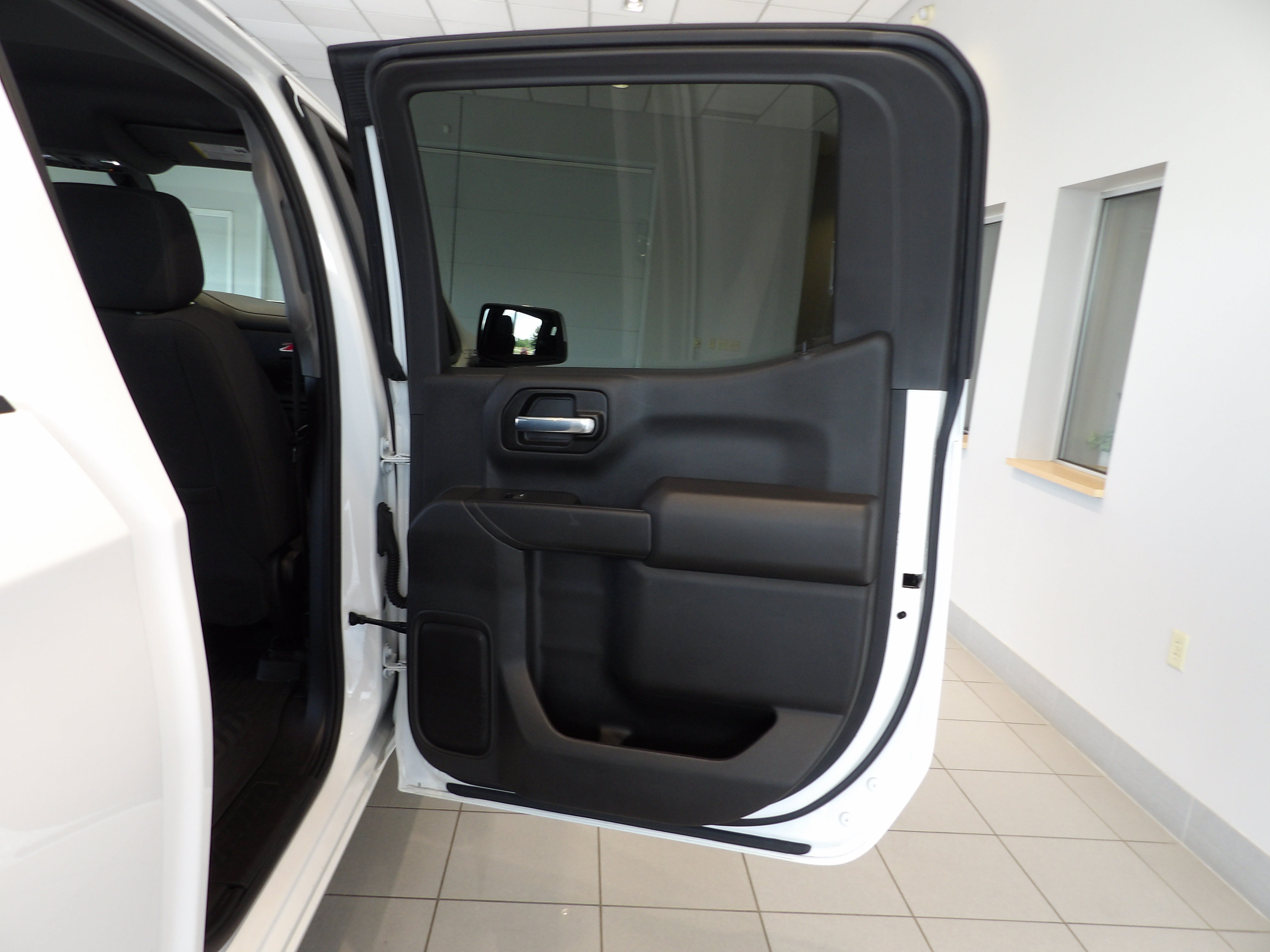 Used 2021 Chevrolet Silverado 1500 LT AWD/4WD image 19