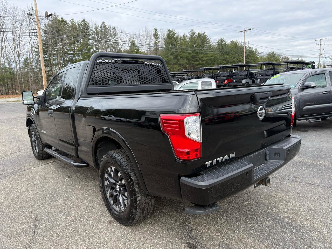 Used 2017 Nissan Titan PRO-4X image 10