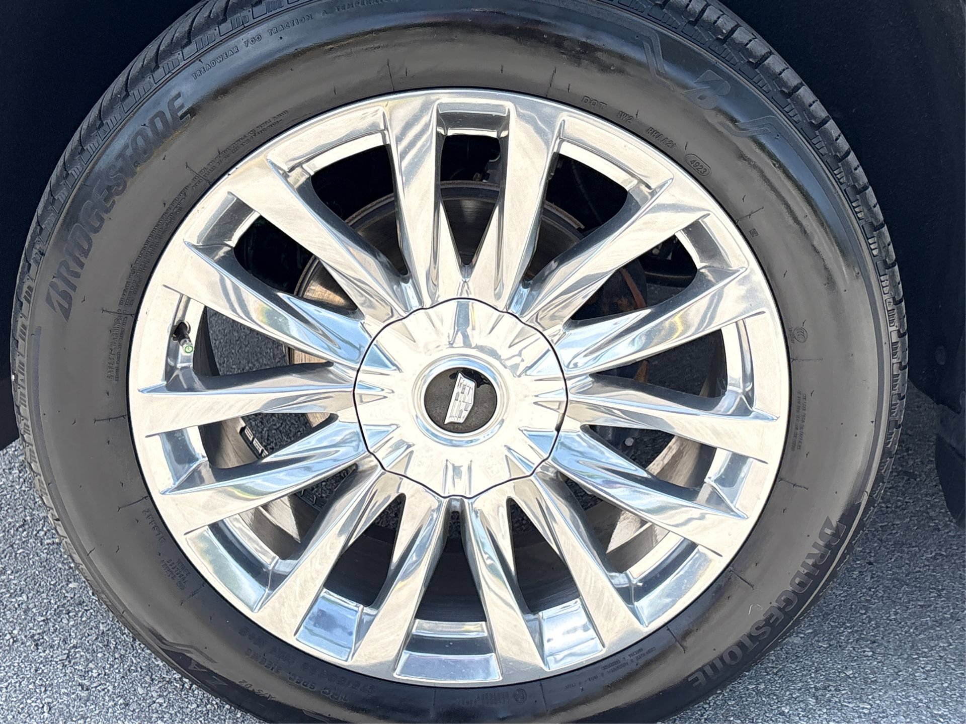 Certified 2024 Cadillac Escalade Premium Luxury AWD/4WD image 14