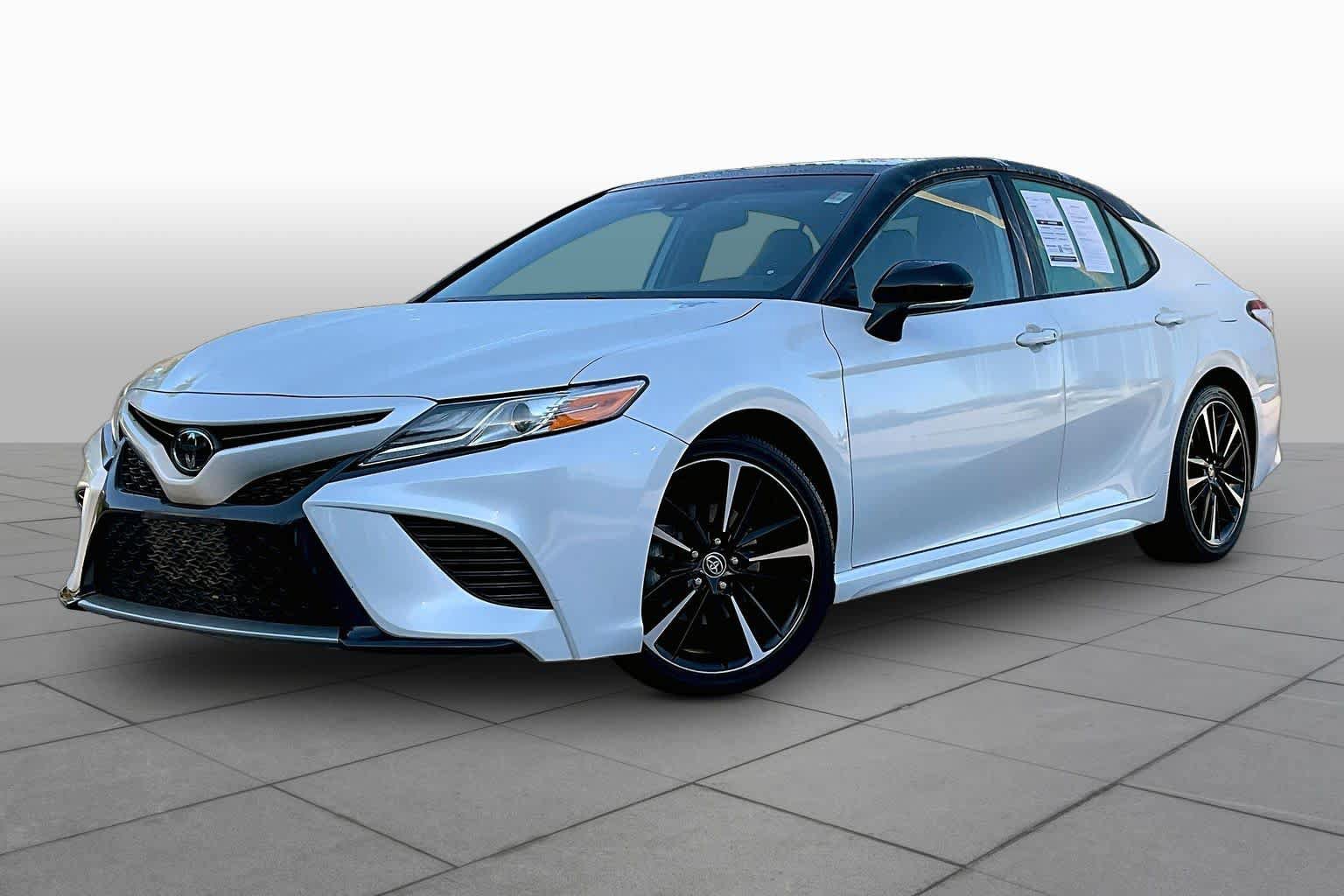 Used 2020 Toyota Camry XSE FWD image 1