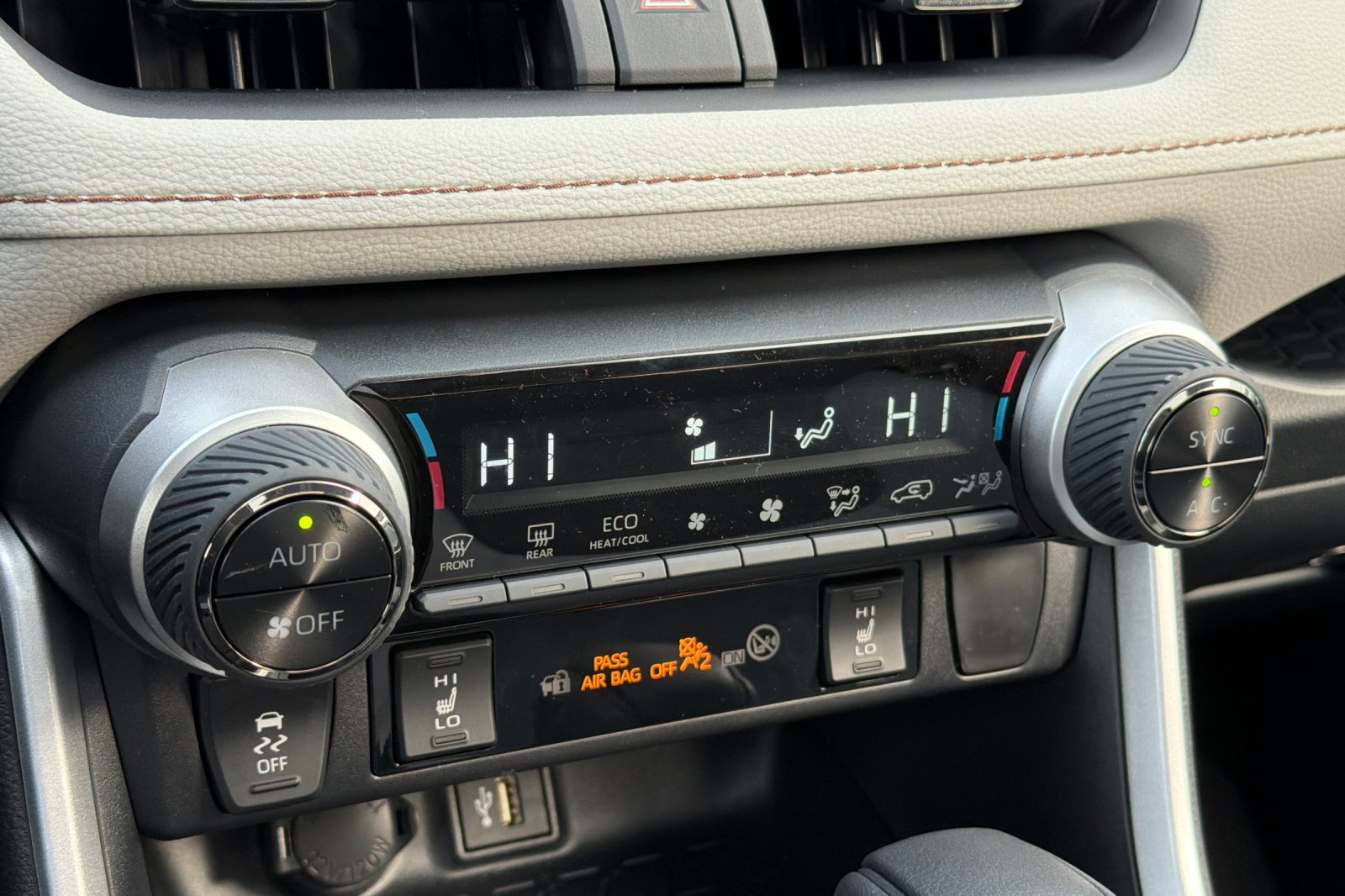 New 2025 Toyota RAV4 XLE w/ Convenience Package image 18