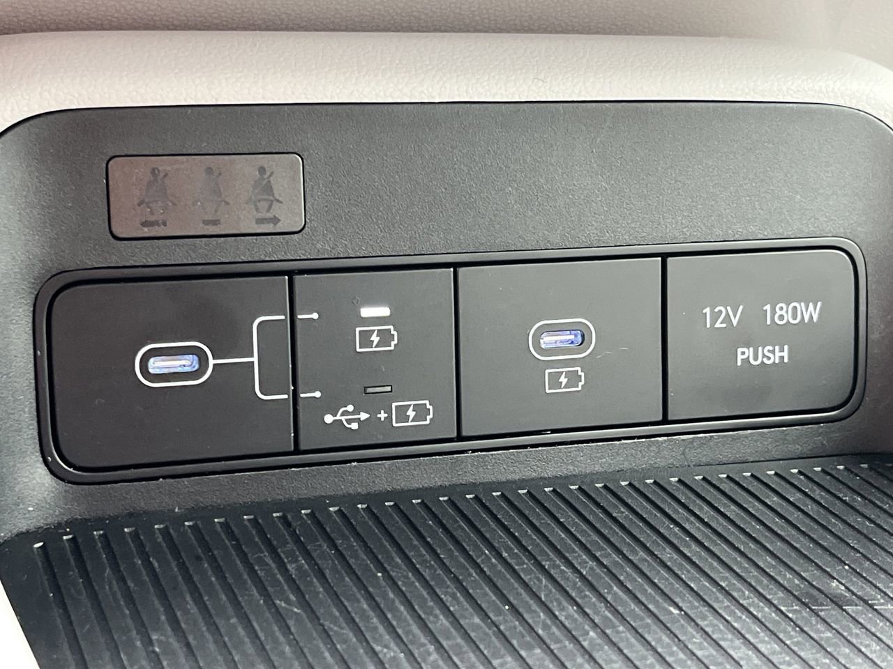 Used 2025 Hyundai Kona SEL image 6