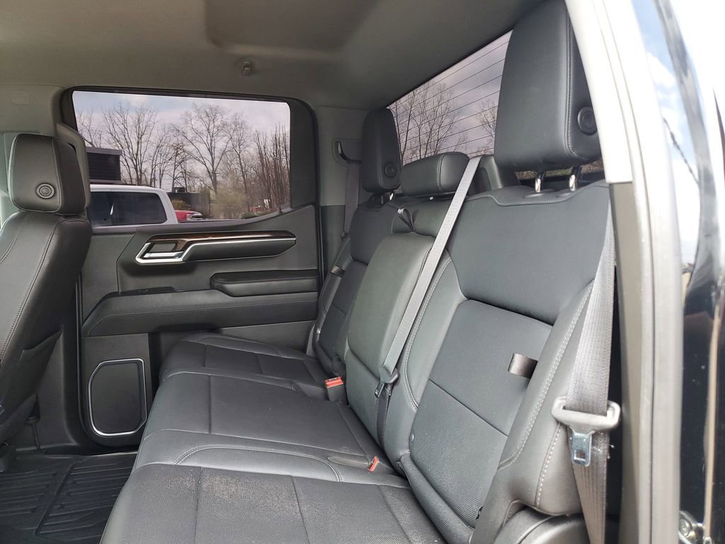 Used 2022 GMC Sierra 1500 SLT w/ SLT Premium Package AWD/4WD image 9