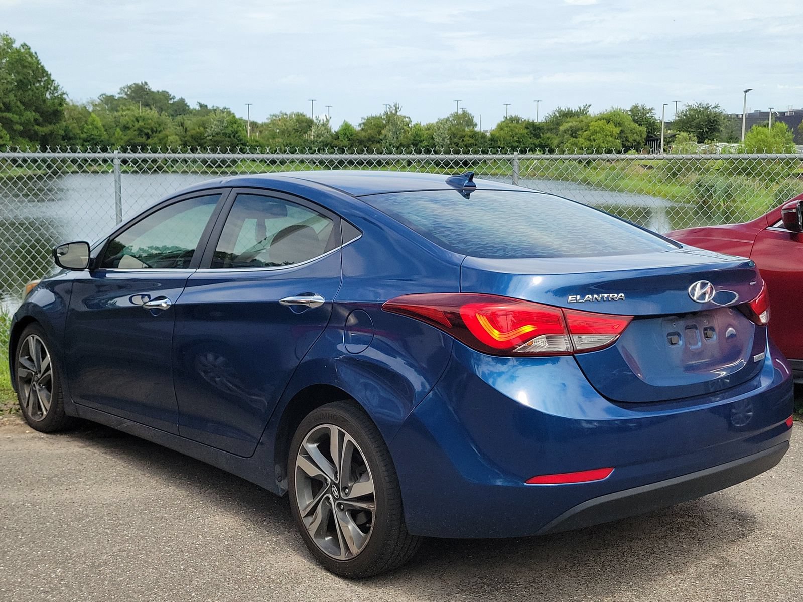 Used 2015 Hyundai Elantra Limited FWD image 4