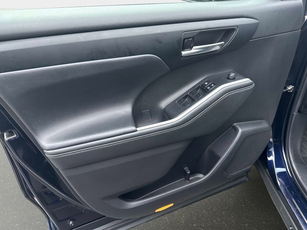 Used 2023 Toyota Highlander XLE image 20