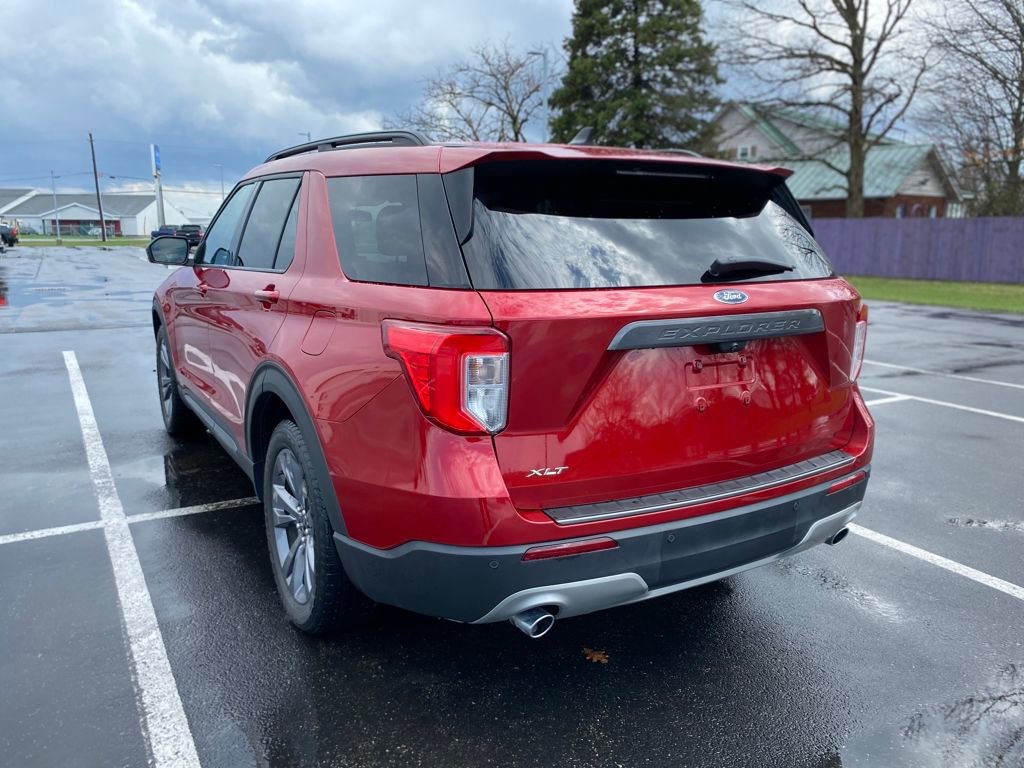Used 2022 Ford Explorer XLT w/ Equipment Group 202A image 5