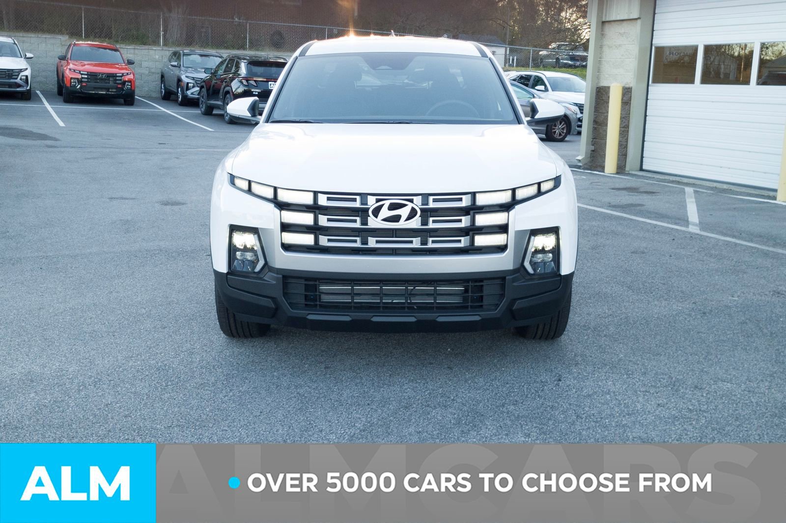 Used 2025 Hyundai Santa Cruz SE image 3