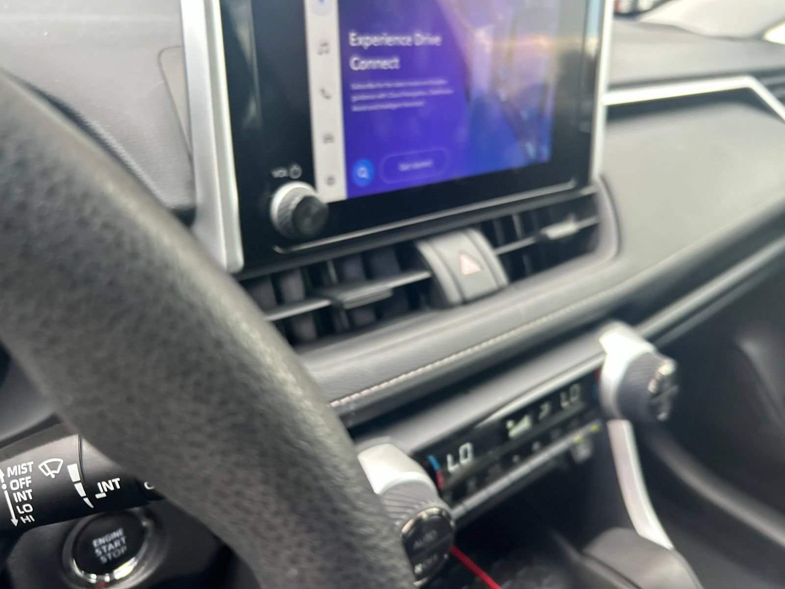 Used 2025 Toyota RAV4 XLE FWD image 23