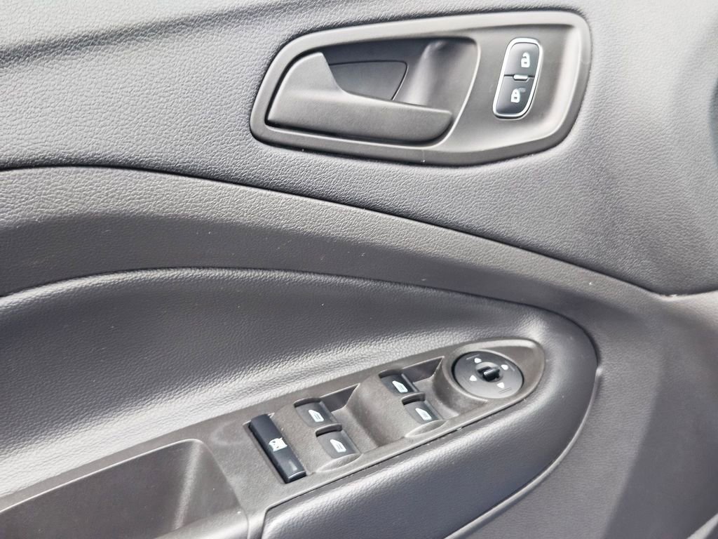 Used 2019 Ford Escape S image 11