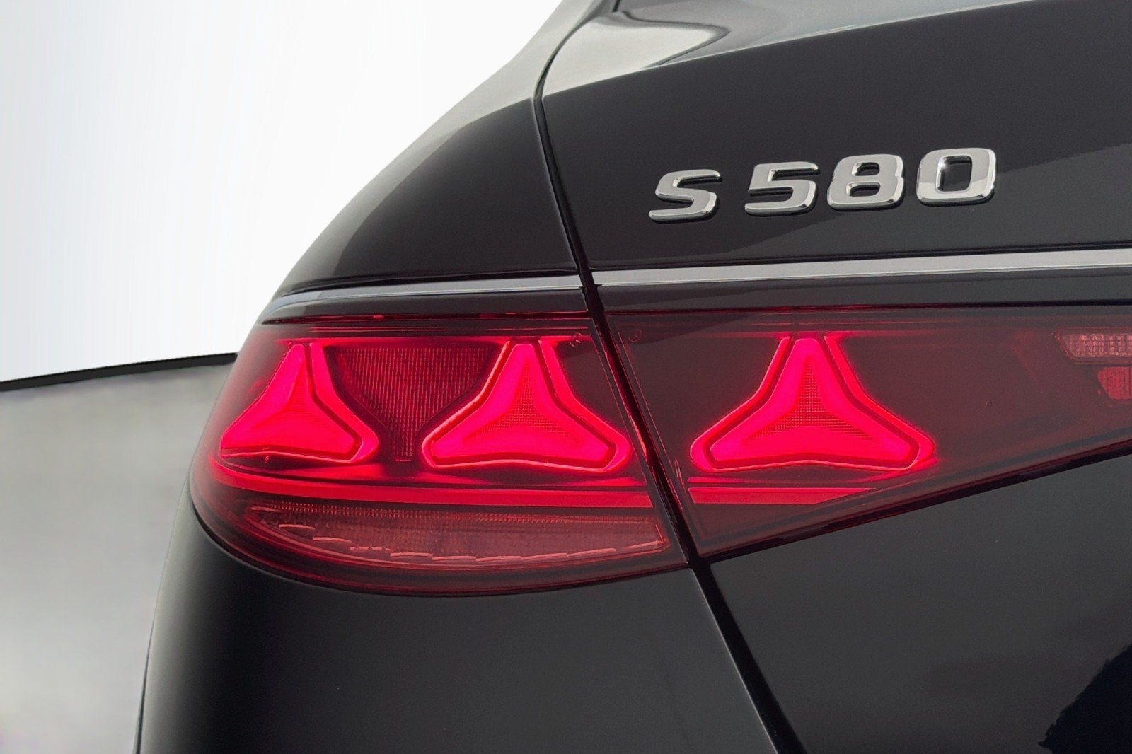New 2027 Mercedes-Benz S 580 4MATIC Sedan image 17