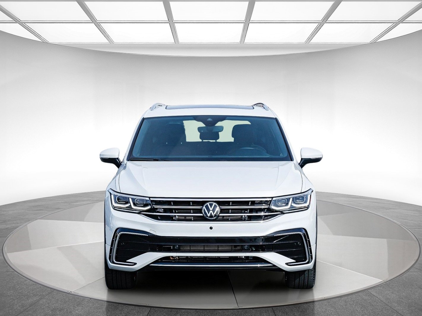 Used 2024 Volkswagen Tiguan SEL R-Line image 6