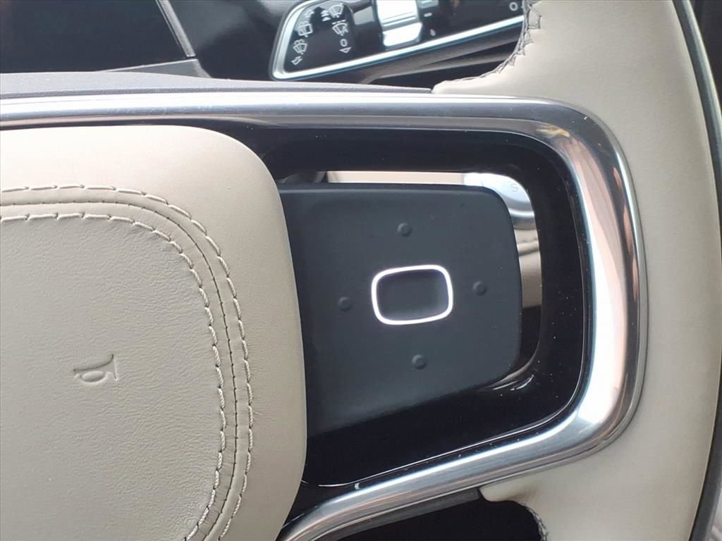 Used 2025 Lincoln Nautilus Premier image 13