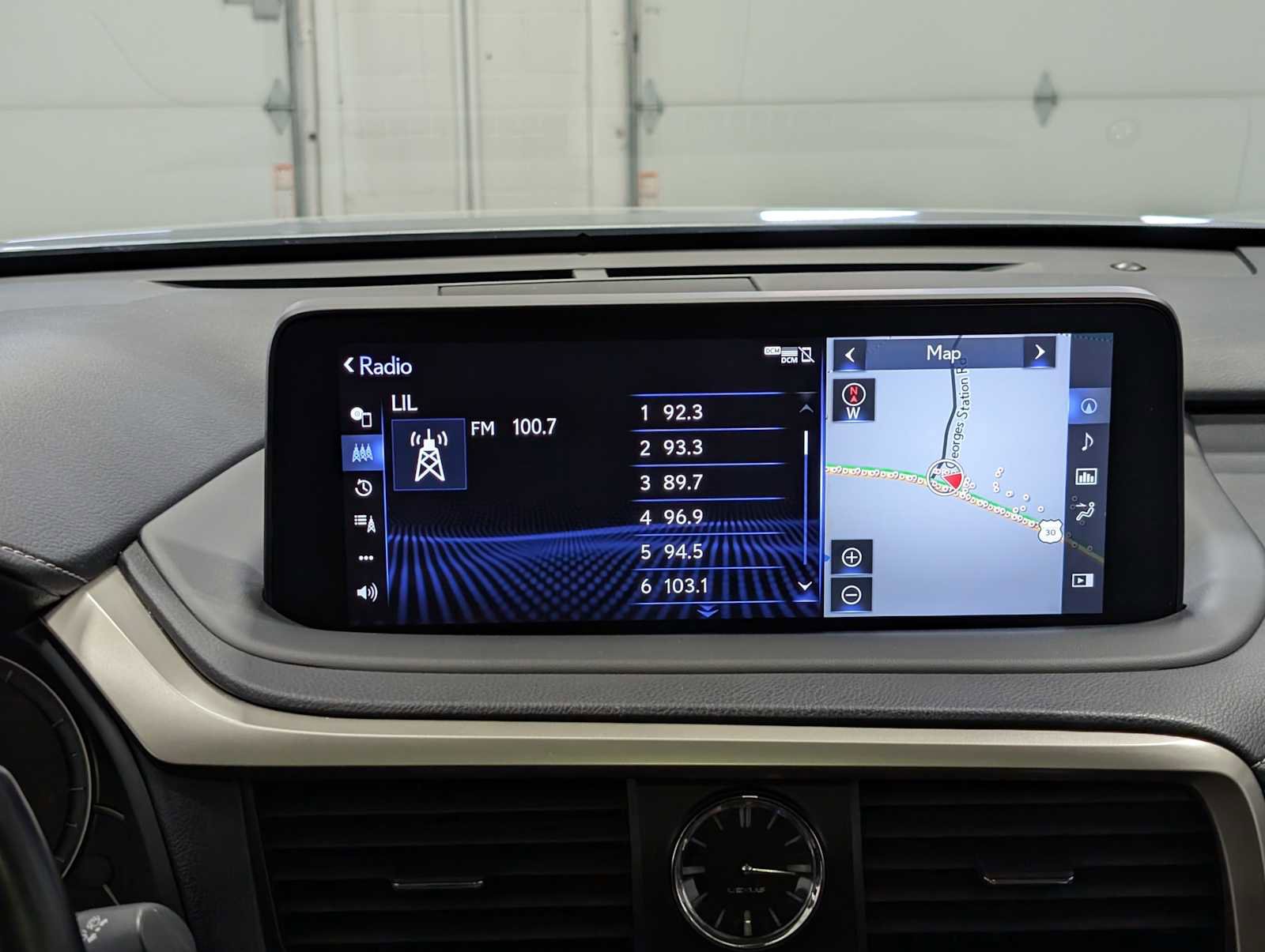 Used 2022 Lexus RX 350L Premium w/ Premium Package image 20