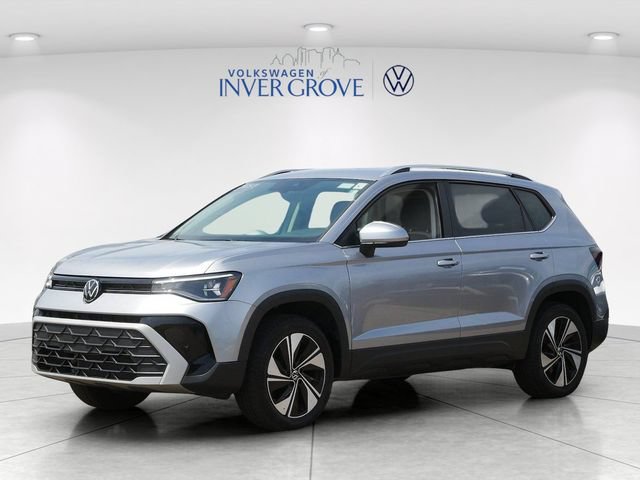 Certified 2025 Volkswagen Taos SE AWD/4WD image 3
