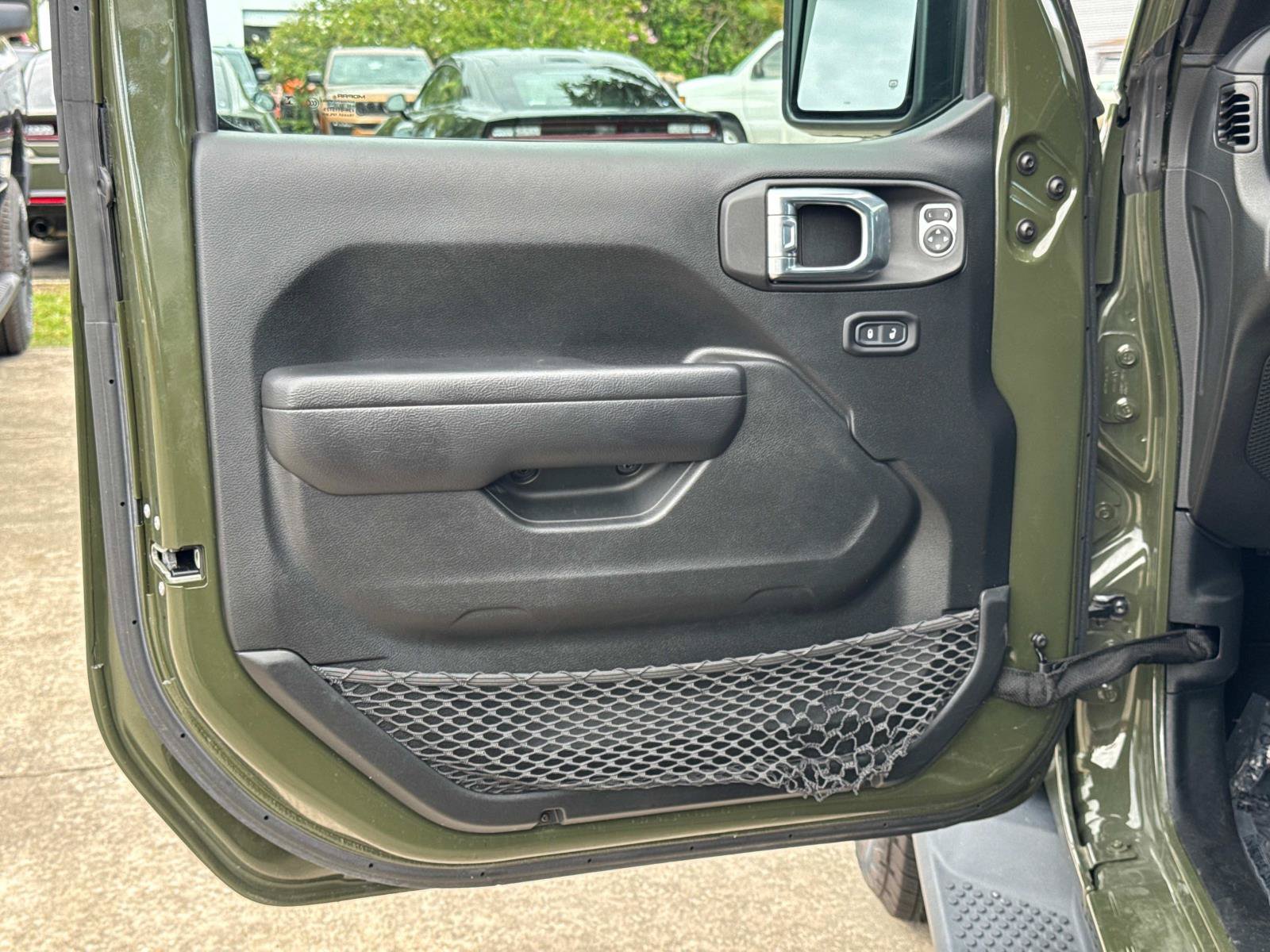 Used 2022 Jeep Wrangler Unlimited Sport AWD/4WD image 16