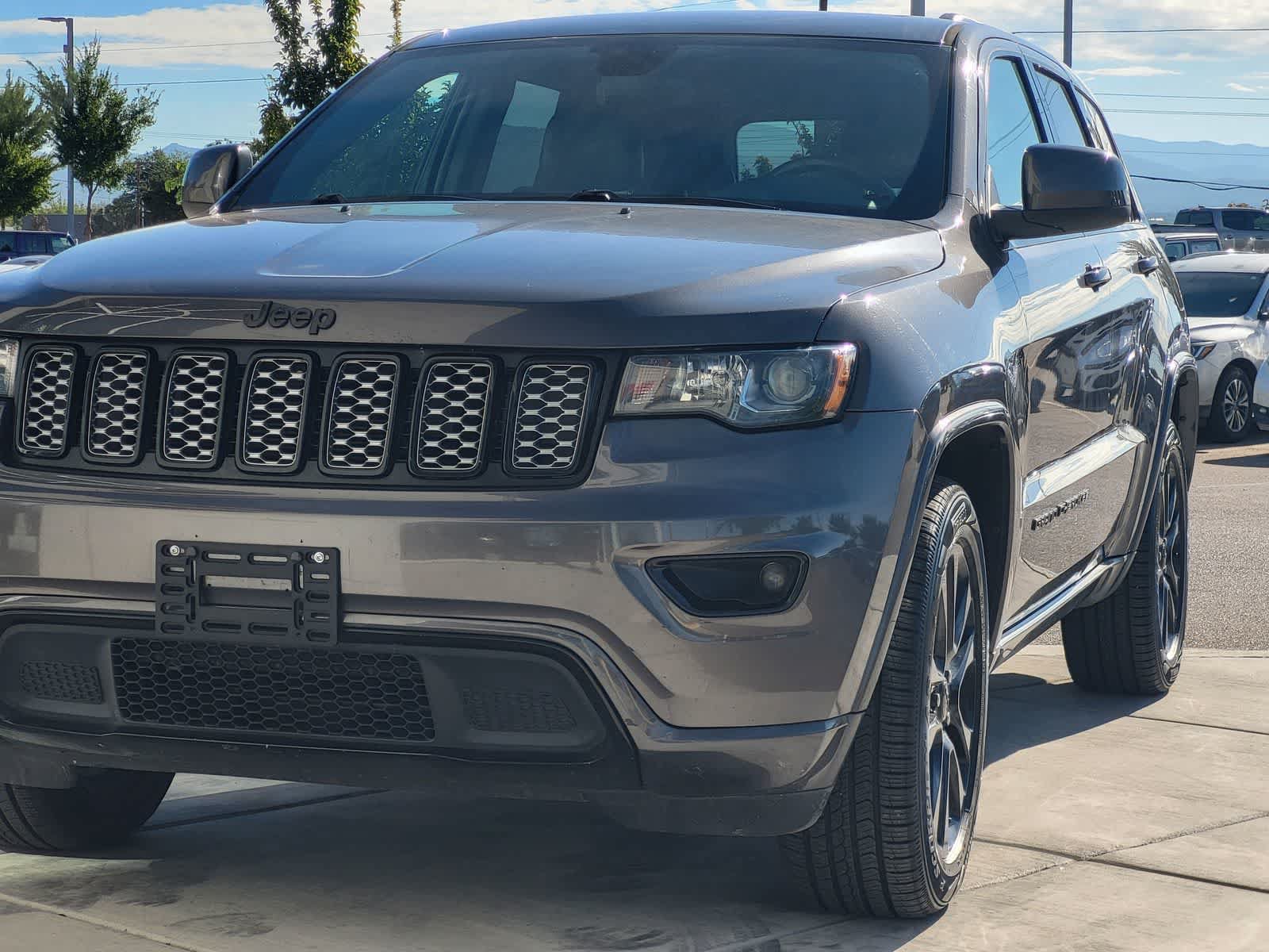 Used 2017 Jeep Grand Cherokee Altitude AWD/4WD image 7