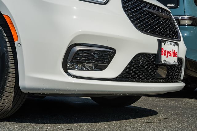 New 2026 Chrysler Pacifica Select image 18