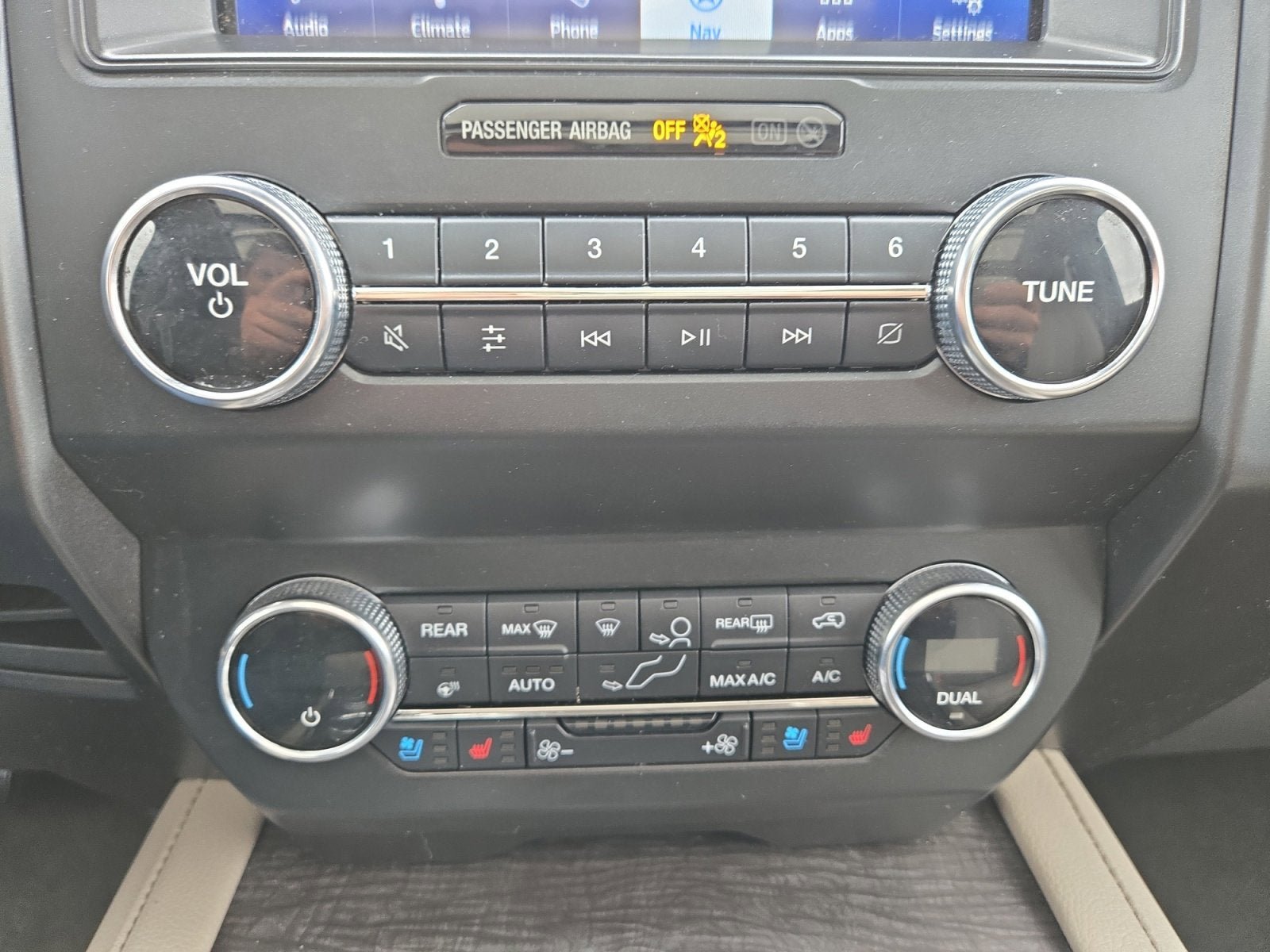 Used 2020 Ford Expedition Limited w/ Equipment Group 301A image 20