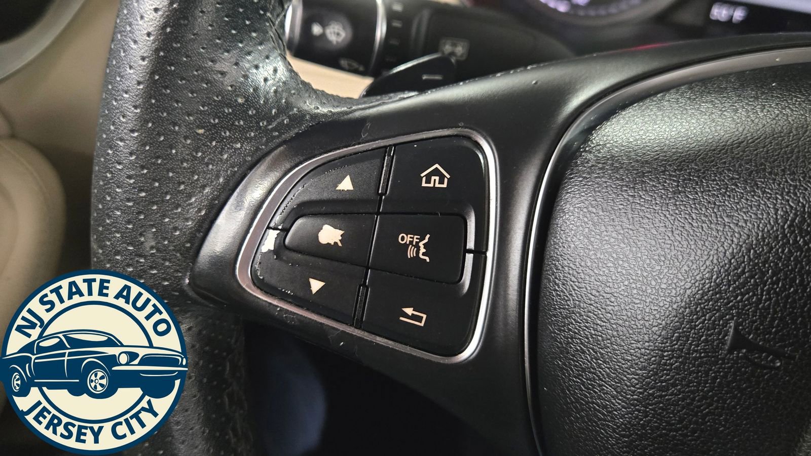 Used 2018 Mercedes-Benz C 300 4MATIC Sedan w/ Premium Package image 13